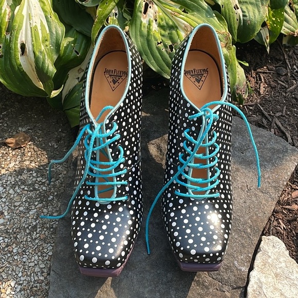 FLUEVOG - John Fluevog shoes bought at the original store in Vancouver, BC. - Picture 2 of 10